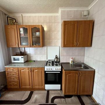 ЗДАМ 1 кімнатну квартиру з меблями та технікою