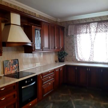 Метрологічна вул., 9Б