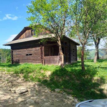 Будинок на горі з гарними краєвидами