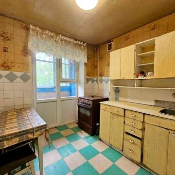 Продается 4-комн. квартира, пр. Университетский (Гагарина)
