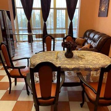 4-кімнатна квартира, КПІ, 174 м2, є сховище, з меблями, Шевченківський