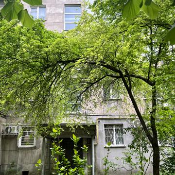 Довженка вул., 9