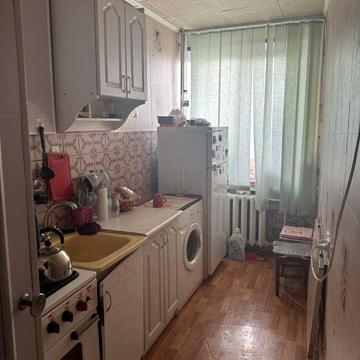 Продам 1- кімнатну квартиру . М. Дорогожичі, вул. Ю. Ільєнка