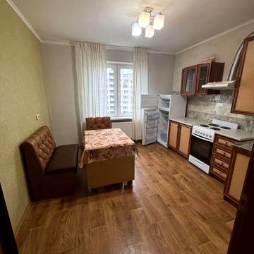 2 к.кв. 76 кв.м. по вул.Здолбунівська, 13