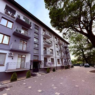 Продаж трикімнатної квартири в центрі