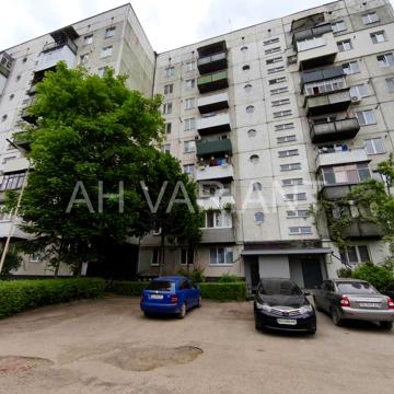 Минайська вул., 10