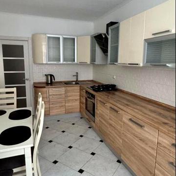 Здам 2х кімн кв-ру в центрі по вул.Курбаса 9000грн/міс