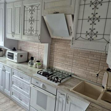 Продаж трьох кімнатної квартири Росвигово.