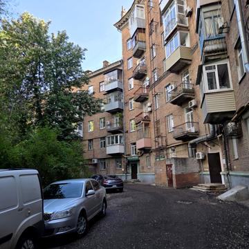 Дмитра Яворницького просп. (Карла Маркса), 82