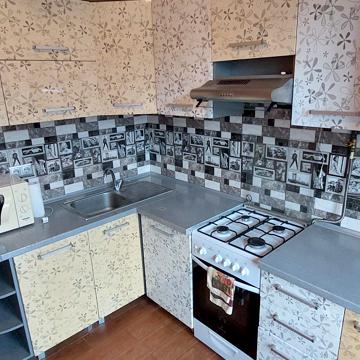 Чорновола вул., 56