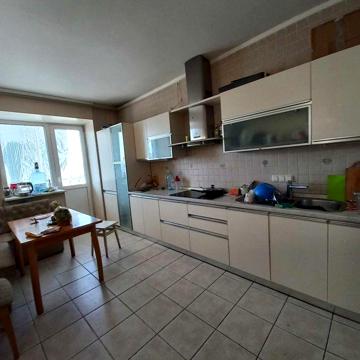 Продаж 4-кім. 138квМ.Дарниця .бул.Верховної Ради 21-А Цеглянийбудинок