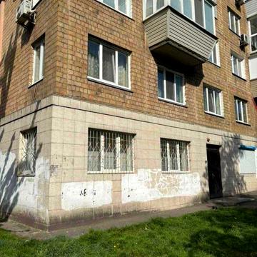 продам 2-хї кімн. метро Васильківська, без комісіі