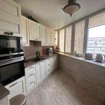 Продам 3х.кім. 92 кв.м.Євроремонтом Дарниця вул. Райдужна,59-Б Озеро