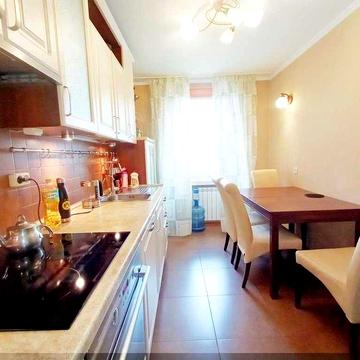 Продам 3к 71м Березняки Дніпровська набер 13 Цегляний Видовий Будинок
