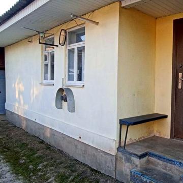 Частина цегляного будинку Овруч Кизили