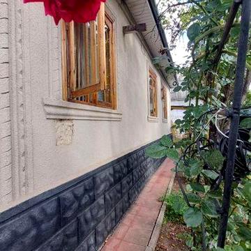 Продам дім. Вул.Строкача,36.