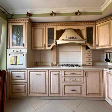 Снимите трехкомнатную квартиру на Калининском (Клочко-6), Янтарная