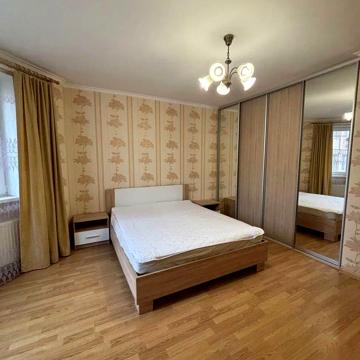 Миру вул., 50
