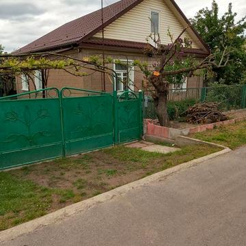 Продам будинок в центрі міста