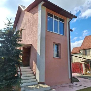 Степана Васильченка вул., 5