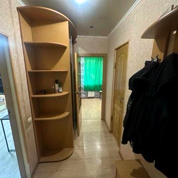 Здається 1 кімнатна квартира на Карачунах .
