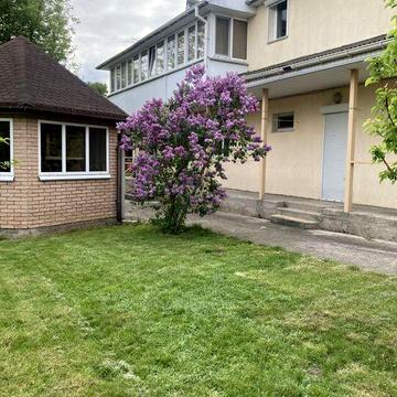 Продаж нового будинку в центрі смт Макарів