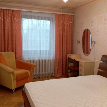 Євгена Танцюри вул., 22а