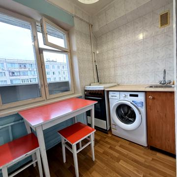 Європейського Союзу просп. (Правди), 88Б