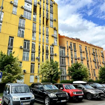 Регенераторна вул., 4