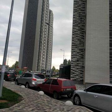 Дарницкий р-н, ул.Ревуцкого, 54-а, метро " Харьковская"