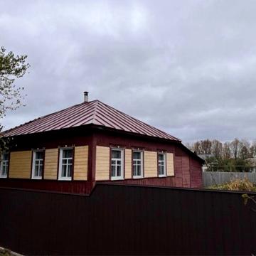 Продаж будинку близько центру міста