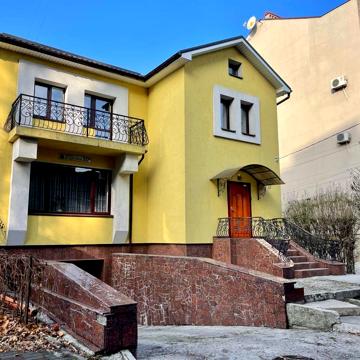 Володимира Моссаковського вул. (Клари Цеткін), 30А