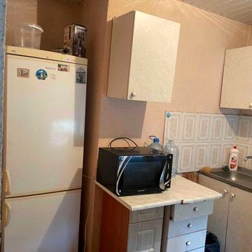 Продам однокомнатную квартиру .Проспект Науки ( Гагарина) 84.