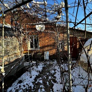 Продаж частини будинку газ, світло,  документи порядок власник