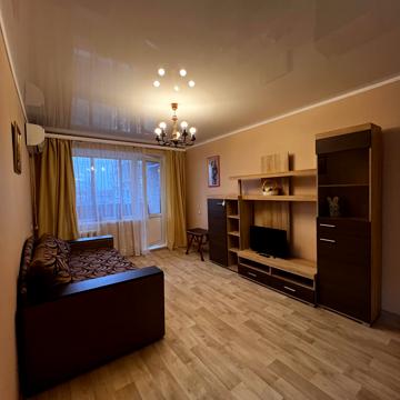Квітки Цісик вул. (Гулі Корольової), 13