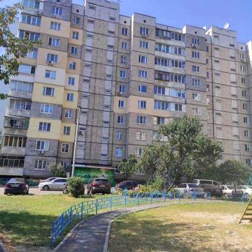 Продаж 3-х кімнатної квартири - Тростянецька 8