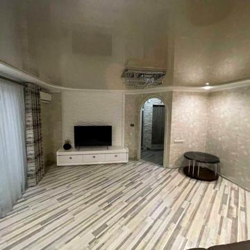 Продам 3х кімнатну квартиру з гаражем