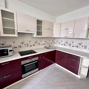 Миколи Бажана просп., 8б