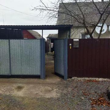 Продам половину будинку