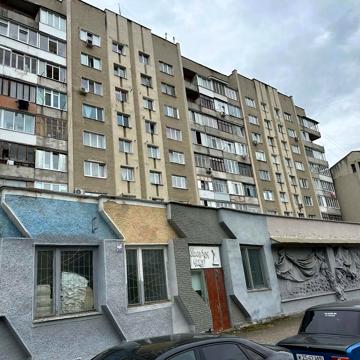Євгена Коновальця вул., 46