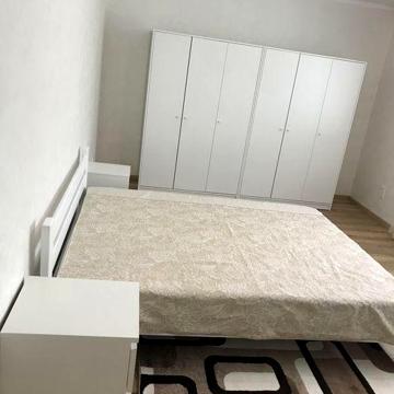 Чудова 1к. кв. на 8 Березня.