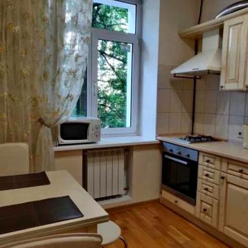 Панаса Мирного вул., 3