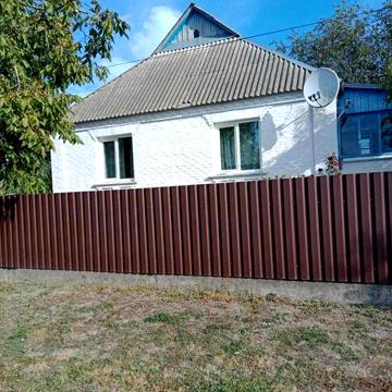 Будинок біля річки