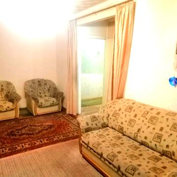 Продам 2комн квартиру пр. Б.Хмельницкого 12а пр.Поля