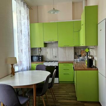 Саксаганського вул., 121