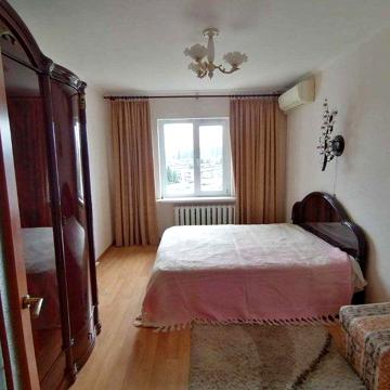 Продам 2-кім. кварт. 72м2 з євроремонтом, пр.Гонгадзе 18е.