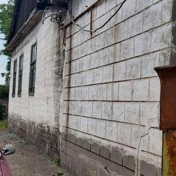 Продається 1/2 будинку центр