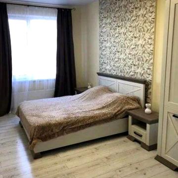 Здам 2х кімн кв-ру в центрі по вул.Житомирська 7000грн/міс