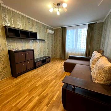 Метро Іподром 5хв Глушкова 9г