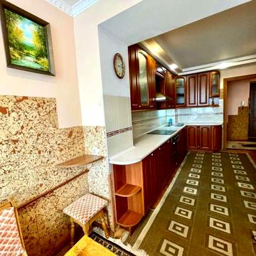 Оренда простoрої 4-кімнатної  на пр.Чорновола біля Арсену.1